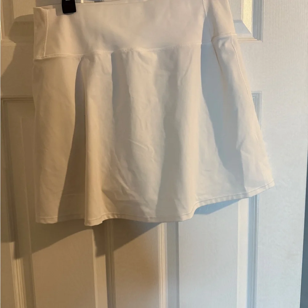 Vuori Women's White Tennis Skirt - Picture 2 of 5
